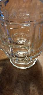 Zeer oud glas. Roman, Enlèvement