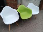 3 kuipstoelen, replica's van het bekende eames-model, Ophalen, Gebruikt