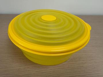 Gele kom Tupperware (1,4 L) beschikbaar voor biedingen