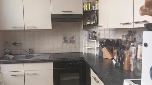 Gebruikt keukentje met kookplaat en oven in prima staat, Huis en Inrichting, Keuken | Complete keukens, Gebruikt, Hoekkeuken, Crème