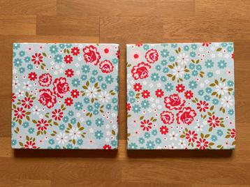 2 canvasdoeken met bloemen beschikbaar voor biedingen