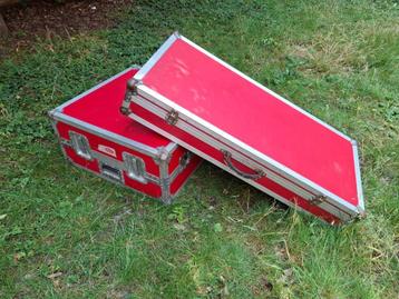 Grote vintage flight cases beschikbaar voor biedingen