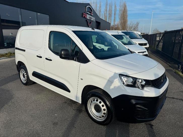 Peugeot Partner automaat 1.2 benzine 1st eig ohboek, Autos, Camionnettes & Utilitaires, Entreprise, Achat, ABS, Airbags, Air conditionné