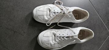 witte sneaker Kappa beschikbaar voor biedingen