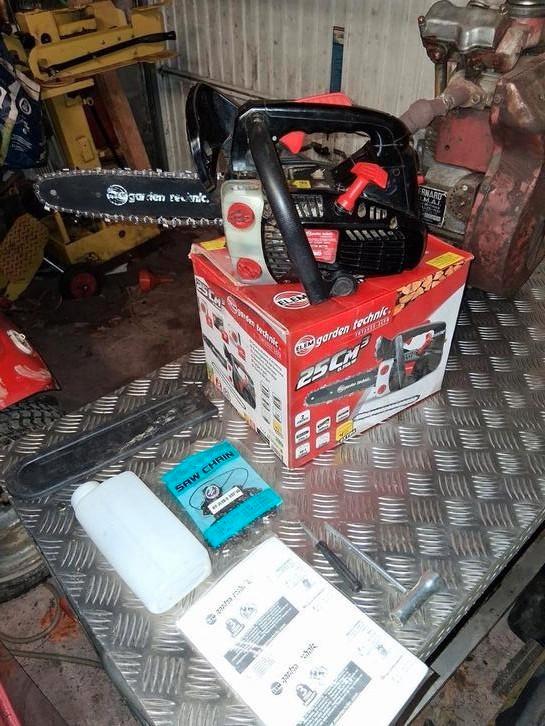 Tronconneuse ebrancheuse, Tuin en Terras, Takkenscharen