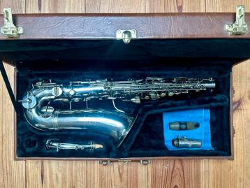 Zilveren altsaxofoon uit de jaren 30, volledig gerestaureerd beschikbaar voor biedingen