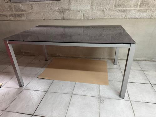 Moderne eettafel – dronker grijs glazen blad & metalen frame, Huis en Inrichting, Tafels | Eettafels, Gebruikt, Vijf personen of meer