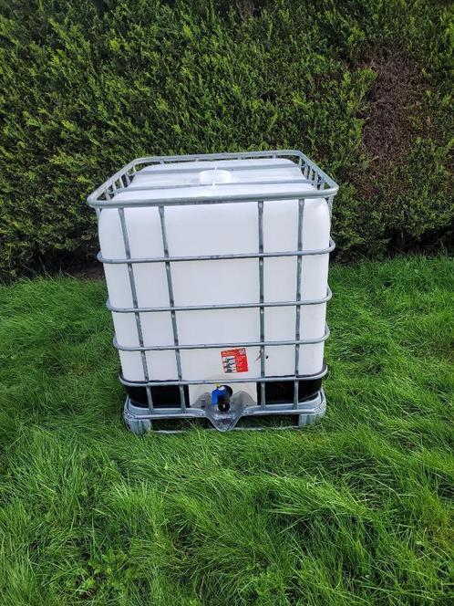 Cubi 1000 L voer, Tuin en Terras, Regentonnen, Zo goed als nieuw, Kunststof, 150 liter of meer, Met kraantje, Ophalen of Verzenden