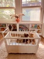 Vintage houten wit babybed wieg, Kinderen en Baby's, Babywiegjes en Ledikanten, Ophalen, Zo goed als nieuw, Wieg