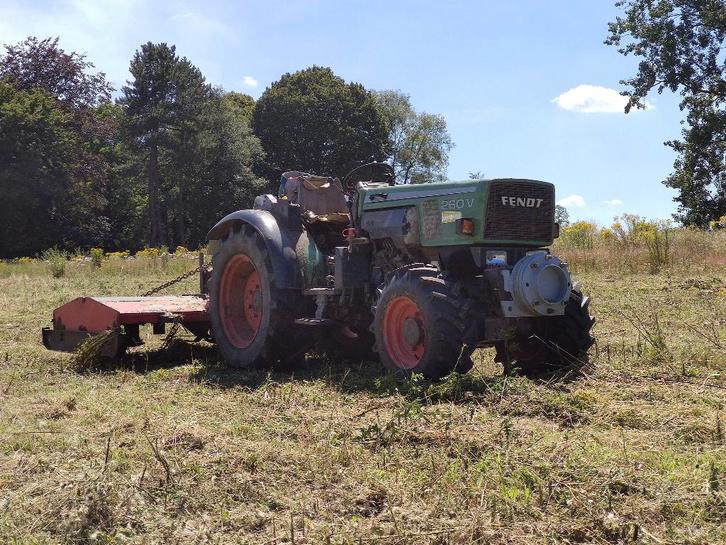 FENDT 260V met toebehoren, Zakelijke goederen, Landbouw | Tractoren, meer dan 10000, Fendt, tot 80 Pk, Gebruikt, Ophalen