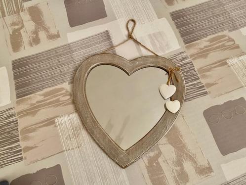 Miroir coeur bois blanchi, beige/sable style cottage, Maison & Meubles, Accessoires pour la Maison | Miroirs, Comme neuf, Autres formes
