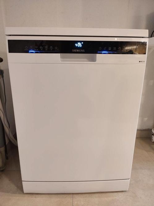 SIEMENS vaatwasser in uitstekende staat gekocht in maart 202, Elektronische apparatuur, Vaatwasmachines, Zo goed als nieuw, Ophalen