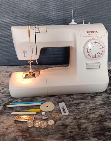 TOYOTA SPA 15 naaimachine met accessoires. beschikbaar voor biedingen