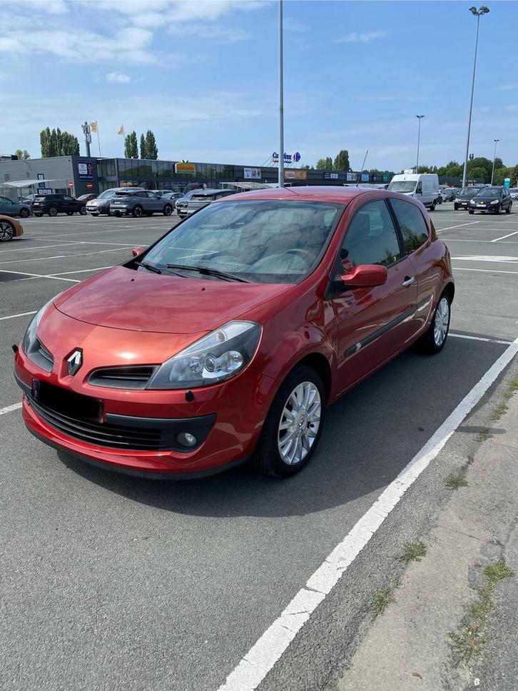 Clio 3 benzine, Auto's, Renault, Particulier, ABS, Benzine, Euro 4, Coupé, 3 deurs, Handgeschakeld, Rood, Zwart, Ophalen