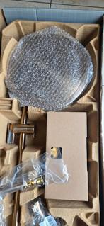 Douche à effet pluie dorée/
Croma choisit le tuyau de douche, Enlèvement