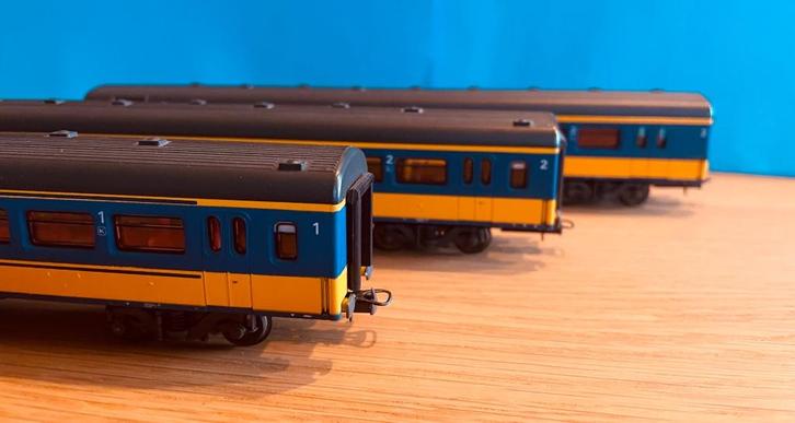 LIMA-H0-NS-Personenrijtuigen- 1 x 1kl + 2 x 2kl - IC/BENELUX, Hobby en Vrije tijd, Modeltreinen | H0, Zo goed als nieuw, Wagon