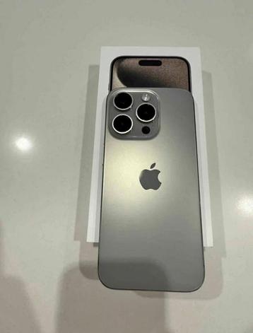 iPhone 15 Pro 256 GO GB + 2 coques de protection + cable beschikbaar voor biedingen