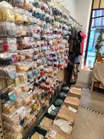 Perlerie, Zakelijke goederen, Exploitaties en Overnames