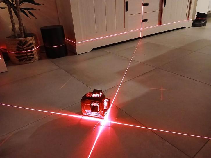Kruislaser / bouwlaser zelfnivellerend, Doe-het-zelf en Bouw, Meetapparatuur, Ophalen