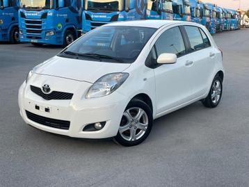 •⁠  ⁠Toyota Yaris •⁠  ⁠07/06/2010 •⁠  ⁠144.000km •⁠   beschikbaar voor biedingen