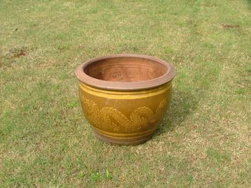 Maleisische pot en schaal beschikbaar voor biedingen