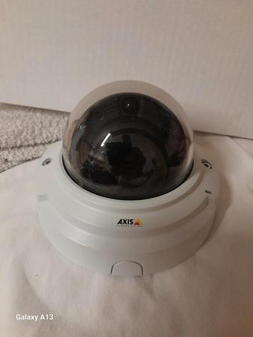 Axis P3374-LV camera beschikbaar voor biedingen