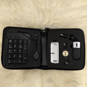 VERLAAGDE PRIJS Muis / numeriek toetsenbord / usb hub beschikbaar voor biedingen