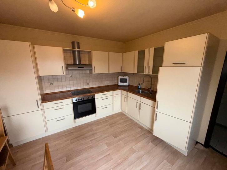 Cuisine full équipée en angle, Maison & Meubles, Cuisine | Cuisines complètes, Comme neuf, Cuisine d'angle, Crème, Bois, Brillant ou Laqué