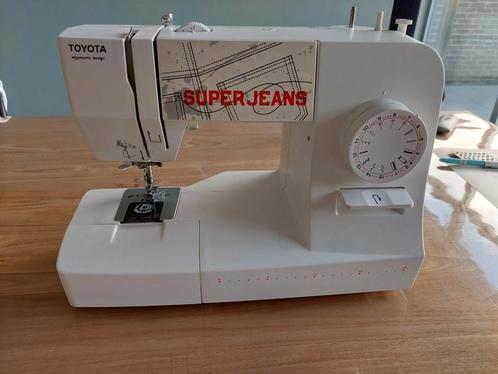 Toyota jeans naaimachine, Hobby en Vrije tijd, Naaimachines en Toebehoren, Gebruikt, Naaimachine, Ophalen
