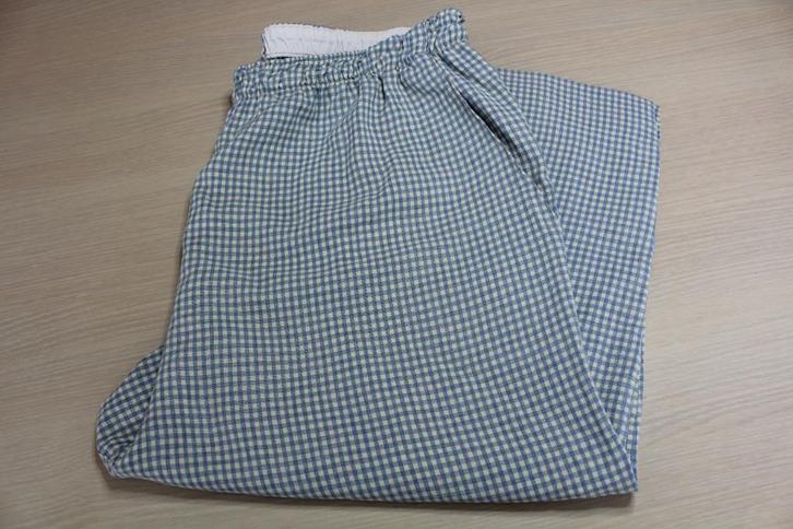 Blauwe geruit bermuda, 3/4 broek maat M/L, Kleding | Dames, Broeken en Pantalons, Gedragen, Maat 42/44 (L), Blauw, Driekwart, Ophalen of Verzenden