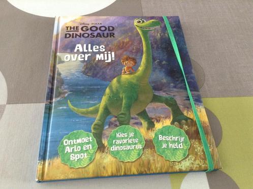 Disney-Pixar Le livre des bons amis des dinosaures (Nouveau), Collections, Disney, Neuf, Papier, Carte ou Papeterie, Autres personnages