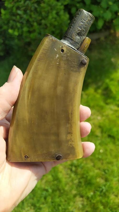 Kruitfles van oude hoorn, Verzamelen, Militaria | Algemeen, Overige soorten, Overige typen, Ophalen of Verzenden
