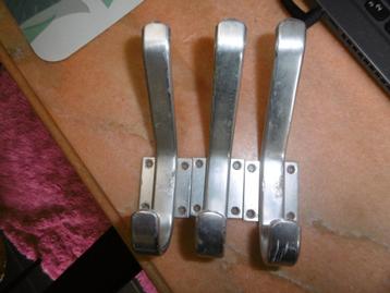 vintage 3 haken voor kapstok alu beschikbaar voor biedingen