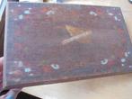 Vintage houten bewerkte sigarettendoos, Antiek en Kunst, Ophalen of Verzenden