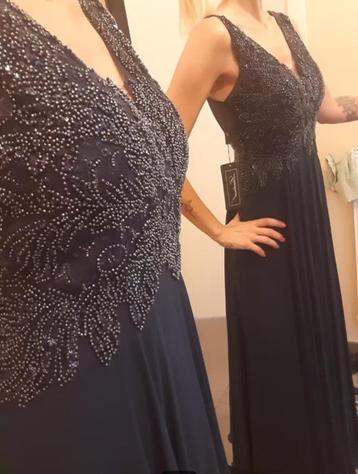 Volledig nieuwe donkerblauwe feestelijke jurk maat S beschikbaar voor biedingen