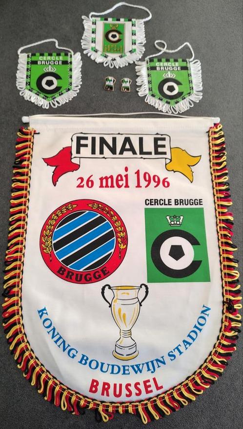 Verzameling Cercle Brugge oud logo prachtige pins + vaandels, Diversen, Vlaggen en Wimpels, Zo goed als nieuw, Ophalen of Verzenden