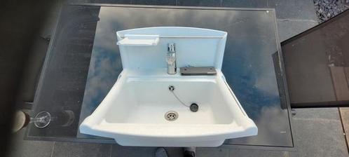 lavabo avec trop-plein et porte-savon, Bricolage & Construction, Sanitaire, Comme neuf, Lavabo, Enlèvement