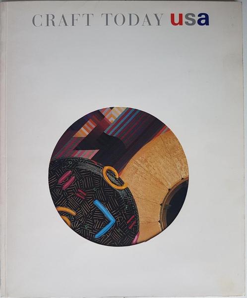 Craft today USA - October 1986 - American Craft Museum, Livres, Art & Culture | Arts plastiques, Comme neuf, Enlèvement ou Envoi