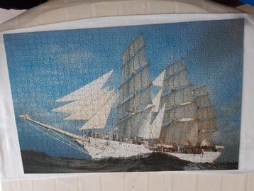 Puzzel boot beschikbaar voor biedingen