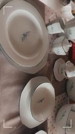 Service de table en porcelaine mysotis, Antiquités & Art, Antiquités | Services (vaisselle) complet