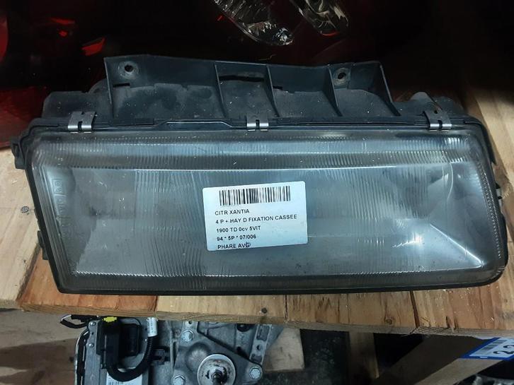 PHARE / OPTIQUE AVANT GAUCHE Citroën Xantia (X1 / 2), Autos : Pièces & Accessoires, Éclairage, Citroën, Utilisé