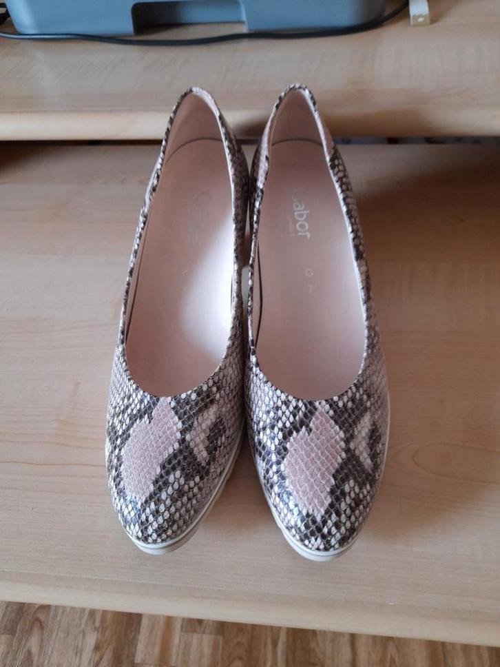 Lederen pumps met slangenprint. Geen koerierdiensten of opli, Kleding | Dames, Schoenen, Nieuw, Pumps, Bruin, Ophalen of Verzenden