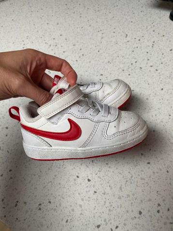 Kinderschoen NIKE maat 23,5 beschikbaar voor biedingen