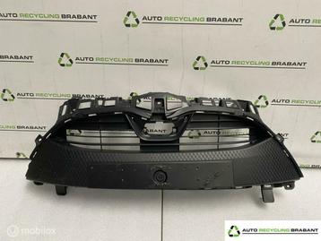 Voorbumper Grill Toyota Yaris XP210 ORIGINEEL 531110DD40 disponible aux enchères