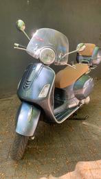 Vespa 300 GTS clas E4, metallic met volledige accesoires, Ophalen