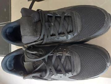 Nike schoenen maat 42,5 beschikbaar voor biedingen