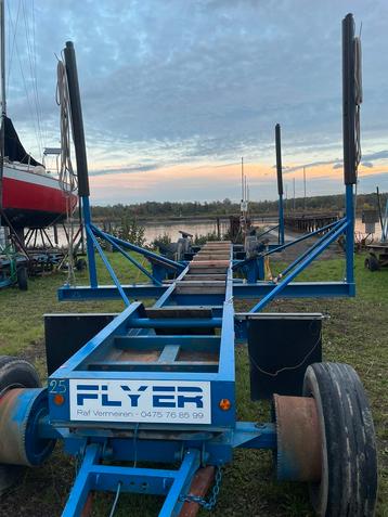 Boot trailer tot ongeveer 15 meter lang  disponible aux enchères