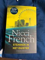 Theiller Nicci French, stemmen in het duister, Ophalen of Verzenden, Zo goed als nieuw