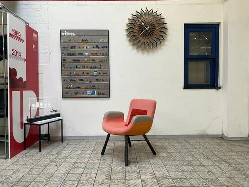Vitra | Hella Jongerius | East River | Rood-Oranje mix, Huis en Inrichting, Fauteuils, Zo goed als nieuw, Leer, Stof, Ophalen of Verzenden