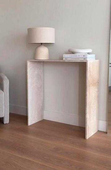 Vintage travertin side table beschikbaar voor biedingen